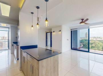 Apartamento de 3 habitaciones, Panamá · Venta de Céntrico Apartamento con Terraza y Balcón en Carreras El Carmen – El Carmen
