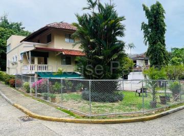 Casa de 4 habitaciones, Panamá · Venta de Casa en Albrook Abs26 - 8118