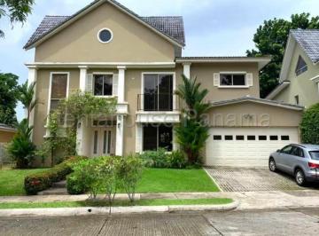 Casa de 4 habitaciones, Panamá · Alquiler de Casa en Embassy Gardens en Clayton 26lbr8103