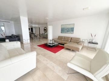 Apartamento de 4 habitaciones, Panamá · Alquiler de Apartamento en Av Balboa PH Yoo 260 m