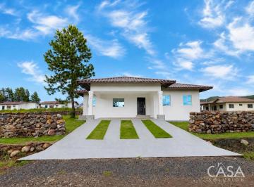 Casa 614m² Venta Alto Boquete · Nueva Casa de 3 Dorm. en Construcción en Venta en Alto Boquete