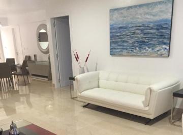 Apartamento · 260m² · 4 Recámaras · 2 Estacionamientos · Alquiler de Apartamento en PH Yoo, Av Balboa