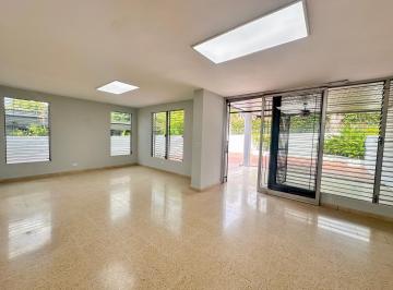 Local comercial · 250m² · 5 Estacionamientos · Casa Comercial en Alquiler en San Francisco