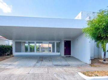 Casa de 3 habitaciones, Chame · Casa con 3 Recámaras en Venta, 315 m² en Las Lajas