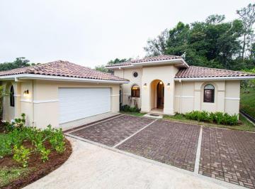 Casa de 2 habitaciones, Boquete · Venta de Casa en Comunidad de Golf de Lujo, Boquete, Panama