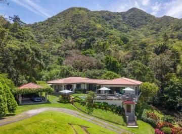 Casa · 294m² · 3 Recámaras · 3 Estacionamientos · Casa en Venta en El Valle de Antón