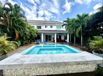 Casa · 227m² · 3 Recámaras · 4 Estacionamientos · Casa en Venta en Bijao