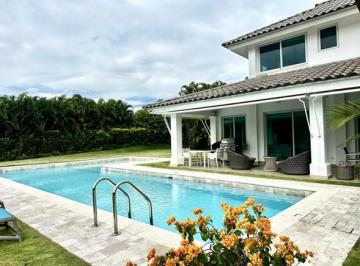 Casa · 370m² · 4 Recámaras · 4 Estacionamientos · Casa en Venta en Bijao