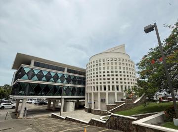Edificio , Panamá · Oportunidad Única de Inversión Comercial en La Transístmica