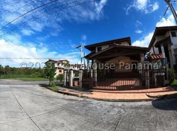 Casa de 4 habitaciones, Panamá · Venta de Casa en Las Cumbres Mirador del Lago 386 m