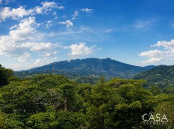 Casa de 1 habitación, Boquete · Cabaña con Mirador, Plantas de Café y Vistas Al Volcán Barú en Venta en Jaramillo, Boquete