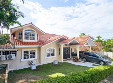Casa · 429m² · 4 Recámaras · 4 Estacionamientos · Alquilo Casa en La Montañeza Brisas del Golf (11)