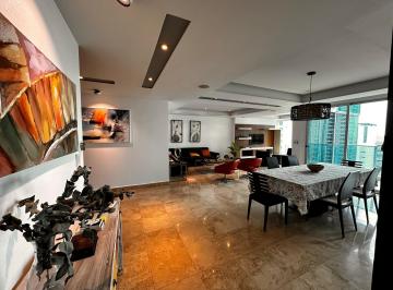 Apartamento · 226m² · 3 Recámaras · 4 Estacionamientos · Venta de Apartamento en PH Titanium, Costa del Este
