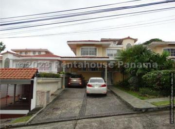 Casa de 4 habitaciones, Panamá · Venta de Casa en Betania.