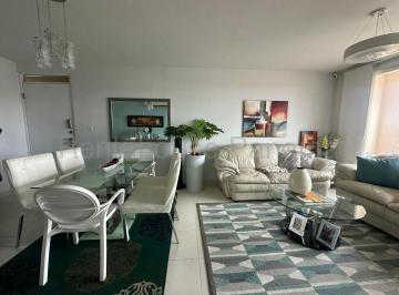 Apartamento de 3 habitaciones, Panamá · Se Vende Apartamento en Versalles Pru26 - 8284
