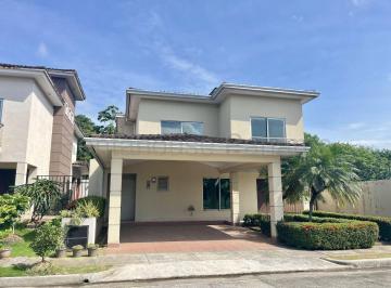 Casa de 4 habitaciones, Panamá · Venta de Casa en Dorado Village Condado del Rey Hq