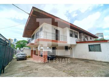 Terreno / Lote · 730m² · 4 Recámaras · 4 Estacionamientos · Casa Comercial en Obarrio