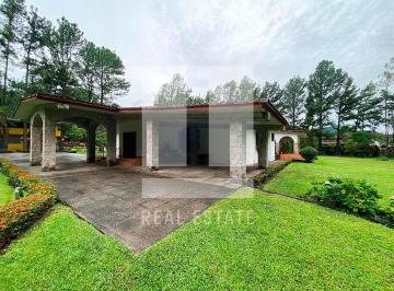 Casa · 519m² · 4 Recámaras · 7 Estacionamientos · Casa en El Valle de Anton