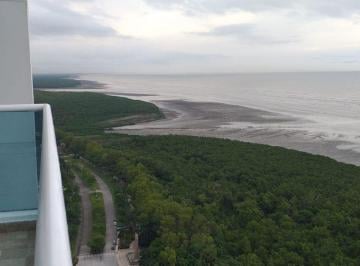 Apartamento de 3 habitaciones, Panamá · Costa del Este Vendo Elegante Apartamento con Vista Al Mar