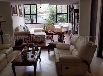 Casa de 3 habitaciones, Panamá · Amplia Casa en Venta en Altos de Panamá