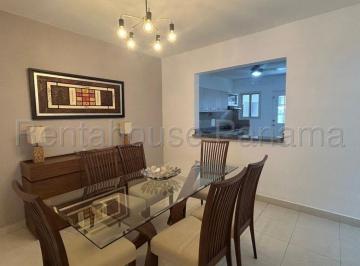 Casa de 3 habitaciones, Panamá · Casa en Venta en Versalles. 26 - 8437.