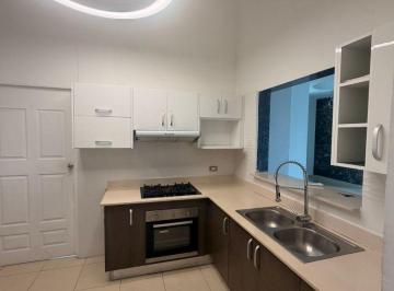 Apartamento de 2 habitaciones, Panamá · Cj Se Alquila Amplio Apartamento con Linea Blanca en Parque Lefevre