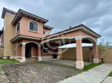 Casa de 4 habitaciones, Panamá · Venta Casa Esquina El Doral – Remate Bancario