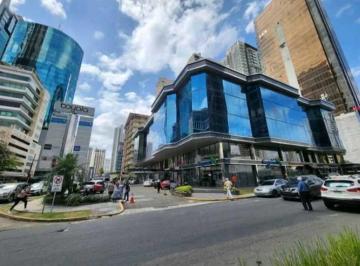 Apartamento · 282m² · 3 Estacionamientos · Oficina en Plaza en Obarrio de 282 m² Remodelada