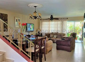 Casa de 3 habitaciones, San Miguelito · Amplia Casa en Venta en Brisas del Golf