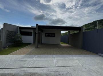 Casa de 3 habitaciones, Panamá · (3) - Vendo Hermosa Casa en Barrio Alto – Altos de Panamámodelo Perla - S