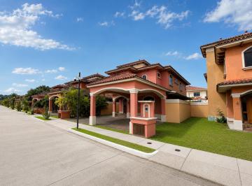 Casa de 4 habitaciones, Panamá · Venta Casa Esquina El Doral – Remate Bancario