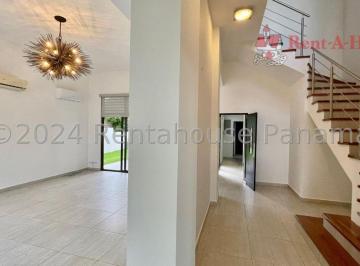 Casa de 3 habitaciones, Arraiján · Amplia Casa en Venta en Panamá Pacifico