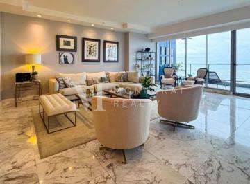 Apartamento · 297m² · 3 Recámaras · 2 Estacionamientos · Venta Apartamento PH Regalia Costa del Este