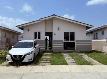 Casa de 2 habitaciones, Arraiján · Casa en Venta en Playa Dorada en Arraijan