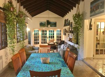 Casa de 4 habitaciones, Panamá · Rebajada Casa Familiar con Amplio Terreno en Las Cumbres