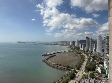 Apartamento de 2 habitaciones, Panamá · Venta de Apartamento en Av Balboa - P. H. Yoo en $480,500