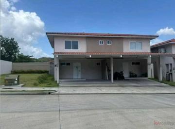 Casa · 150m² · 3 Recámaras · 2 Estacionamientos · Alquilo Casa Duplex en Arraijan PH Bambú Gardens