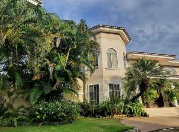 Casa de 4 habitaciones, Panamá · Venta de Casa en Costa del Este, Costa de Las Perlas.