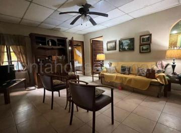 Casa de 3 habitaciones, Panamá · Se Vende Casa en Cerro Azul