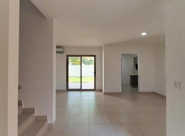 Casa · 167m² · 3 Recámaras · 2 Estacionamientos · En Alquiler Hermosa Casa 3 Rec. en Woodlands - Panamá Pacifico