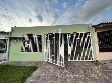 Casa de 3 habitaciones, Panamá · Venta de Casa en Villa Lucre