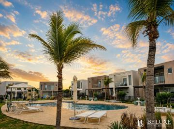 Casa · 71m² · 2 Recámaras · 1 Estacionamientos · Venta de Casa Amoblada en PH The Tides, Playa Caracol (2) (P)