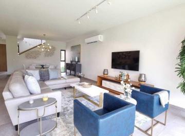 Casa de 3 habitaciones, San Miguelito · Venta de Casa en Altos de Panama Barrio Alto