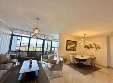 Apartamento · 202m² · 3 Recámaras · 2 Estacionamientos · Apartamento en Venta Amoblado en PH Parque del Mar 1