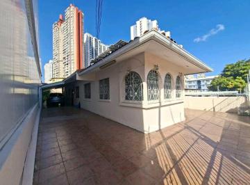 Casa · 750m² · 3 Recámaras · 20 Estacionamientos · Casa Alquiler Parque Lefevre (Kf)