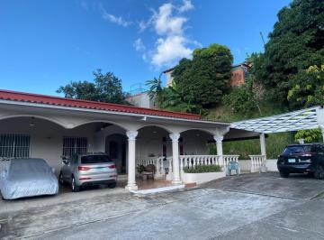 Casa de 6 habitaciones, San Miguelito · Amplia Casa con Anexo Independiente y 4 Estacionamiento