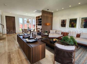 Casa de 4 habitaciones, Panamá · Amplia Casa en Venta en Santa Maria