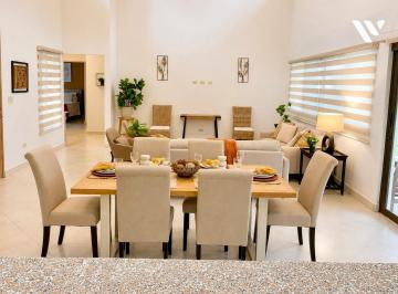 Casa · 342m² · 2 Recámaras · 1 Estacionamientos · Casa Amoblada en Venta en Boquete Country Club | Boquete