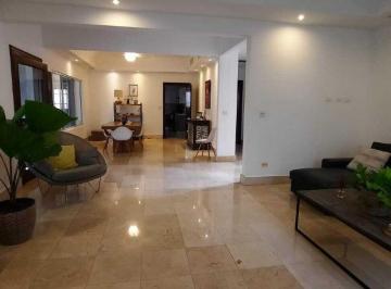 Casa de 4 habitaciones, Panamá · Amplia Casa en Venta en Costa del Este
