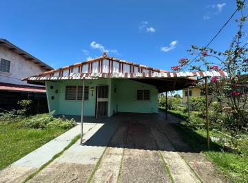 Casa de 3 habitaciones, Panamá · Se Vende Casa con Patio en Betania